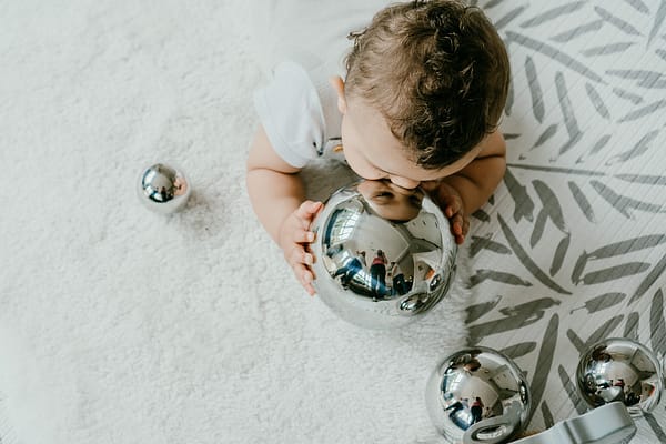 Reflective balls for babies
